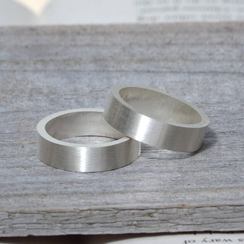 Personalised wedding band